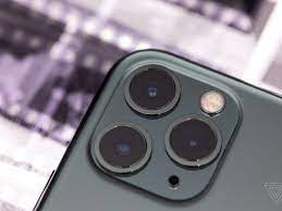 Interface is clean and have options to switch between front and back camera, toggle flash setting and at the bottom right corner you have option to change the video resolution. Ios 13 2 Finally Lets You Change Video Resolution In The Camera App If You Have An Iphone 11 The Verge