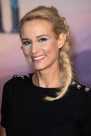 Élodie gossuin is a french beauty pageant title holder and television personality. La Tresse Epi D Elodie Gossuin