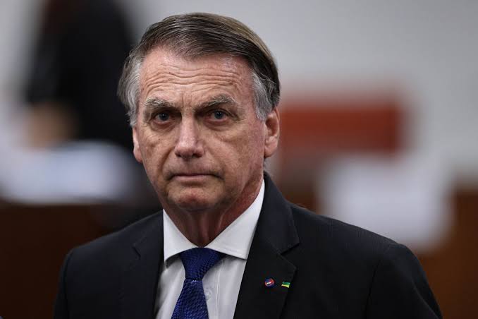 PCDF conclui que Jair Bolsonaro não cometeu crime no caso da arma