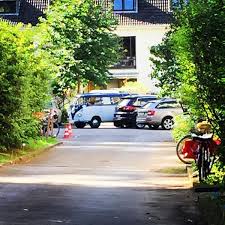 Das ehemalige schloß eignet sich hervorragend für tagungen, seminare, freizeiten und feierlichkeiten, aber auch einzelpersonen können hier übernachten und sich erholen. Haus Annaberg Friesdorf Bonn Nordrhein Westfalen