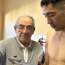 ROSAS Y HUGHES DIERON EL PESO PARA LA PELEA EN ESQUEL! 🥊⚖️ 📌 El "Chino"  Gabriel Rosas y Juan Carlos Hughes estuvieron cara a cara, este jueves, en  el pesaje para la