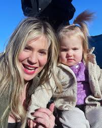 ❤️🙏🏻💪🏻 To be 100% honest and transparent putting words to this post is  very difficult for me. My husband Richard and I met when Alexis was 12  years old. I was the