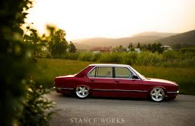 If you like e30s, if your heart pumps when you see the e30 m3, here is your chance to see one of the best, cleanest and absolutely amazing e30 m3 with 240hp s52 motor! On The Other Hand Elmar Den Exter S 1986 Bmw E28 520i