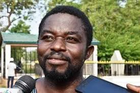 HOMMAGE A UN TALENT AFRICAIN Joseph Baowendpouiré TAPSOBA est né le 19 mars  1974. Il est marié et pére de deux enfants. Il a un bac + 5 en droit et est