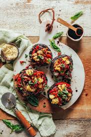 Miriamo ad espandere il marchio portobello in tutta italia, scopri come entrare a far parte della nostra famiglia! Balsamic Marinated Portobello Pizzas Minimalist Baker Recipes