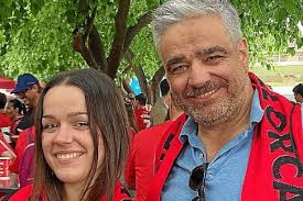 Fiesta bermellona antes de la final de Copa de Sevilla