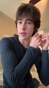 Niles Smith's Instagram, Twitter & Facebook