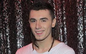 Kamil bednarek (born 10 may 1991 in brzeg) is a polish reggae and dancehall vocalist, songwriter, composer and musician. Kamil Bednarek Mial Wypadek Samochodowy Przy Okazji Wyszlo Na Jaw Ze