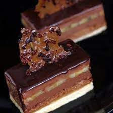 Chocolate And Caramel Entremet Delicious Christmas Desserts Desserts Sweets Desserts