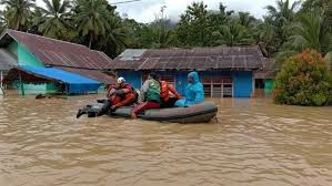 Dan pada saat itu muki sedang menemani adiknya yang kebetulan panitia perpisahan sma kami. Ribuan Orang Mengungsi Ekses Banjir Sulawesi Dan Kalimantan