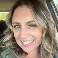 Fourth of July Cookie Bars!!! 💙❤Recipe:  https://onmykidsplate.com/mm-cookie-bars/ Chewy, gooey cookie bars full of  colorful M&Ms and melty chocolate chips, yum! This delicious, buttery  cookie bar recipe makes a full sheetpan full of