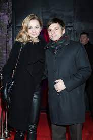 Czasem publikuje rodzinne zdjęcia na instagramie. Malgorzata Socha Swietuje 10 Rocznice Slubu Jak Wyglada Jej Maz Plejada Pl