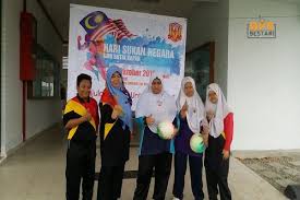 Yb brig jen khairy jamaluddin bersama lebih 10,000 peserta larian proton hsn21km sempena hari sukan negara di dataran merdeka malam ini. Wow Meriahnya Sambutan Hari Sukan Negara Di Sekolah Di Seluruh Negara Memang Terbaiklah Berita Gps Bestari