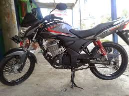 • pusat modifikasi custom full fairing yamaha vixion honda verza ini di modifikasi full fairing dengan warna kuning dan hitam. 19 Info Penting Modifikasi Motor Verza