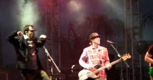 Video Weezer Cover Foster The People S Pumped Up Kicks Foster The People The Fosters Pumped Up Kicks