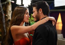 Show tv'nin yeni dizisi cam tavanlar 4. Leyla Iki Ask Arasinda Show Tv