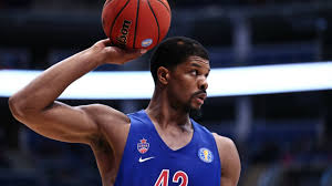 Kyle hines è un kyle hines si libererà dal cska mosca che riceverà una somma dall'olimpia milano per il buyout. Ufficiale Milano Ingaggia Kyle Hines