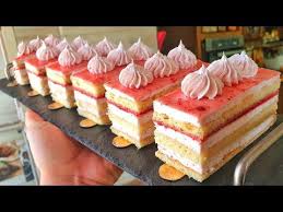 Tranches Patisserie Fraises طرانش باتيسري بذوق الفرولة كل المراحل و الأسرار و البنة خياااال Youtube Desserts Mini Cheesecake Cake