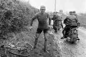 Raymond poulidor born 15 april 1936 nicknamed poupou was a french former professional bicycle racer who rode for mercier his entire career raymond po. La Carriere De Raymond Poulidor En Images L Equipe