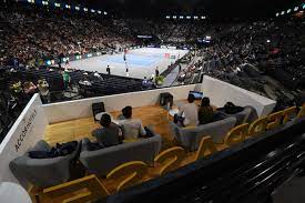 On the quai de bercy, near the ministry of finance (which literally descends into the seine), cheering crowds gather for anything from boxing to blues at the metro.paris website uses sessionstorage. Combien Coute Une Place Vip Au Rolex Paris Masters