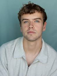 6 weeks of rouge today ❤️‍🔥 📸 : @musicalweb