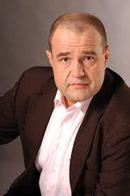 Jeśli chodzi o liczbę zagranych przestawień. Cezary Zak Wikipedia Wolna Encyklopedia