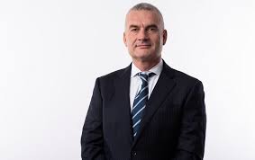 Avand la acest moment peste 44 de sucursale si 124 de agentii in toata tara, uniqa asigurari este la acest moment una din cele mai mari companii de asigurari din romania, avand peste 550.000 de clienti. Radu Bragarea Se Alatura Directoratului Uniqa Asigurari De Viata Xprimm Moldova