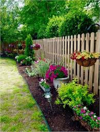 36 Stunning Flower Bed Design Ideas For Your Front Yard Flowerbed Flowerbeddesign Flowerbedideas Amplifiermount Backyard Backyard Design Yard Landscaping