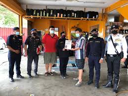 Di malaysia terutamanya, perniagaan aksesori mengaut. Jpj Perlis Masuk 4 Kedai Aksesori Kenderaan Beri Nasihat