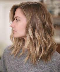 It is a universally flattering haircut which will give you a classy look. Hair