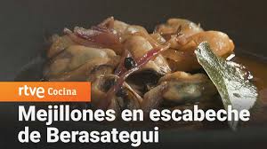 44 años dedicado en cuerpo y alma a lo que más me gusta en el. Mejillones En Escabeche De Martin Berasategui Y David De Jorge Como Sapiens Rtve Cocina Youtube