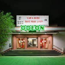Oti holding grup şirketlerinden, türkiye'nin turizm sektöründeki lider bilgi teknolojileri şirketi odeon yazılım ve teknoloji, 10 yılı aşkın süredir genç ve. Das Odeon Kino In Schoneberg Berlin Creme Guides