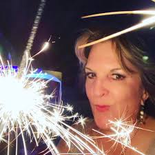 What character did Marisa Tomei play and what happened to Esther in The  Handmaid's Tale?