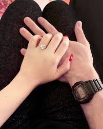 Kat dennings was born katherine victoria litwack in bryn mawr, pennsylvania, near philadelphia, to ellen (schatz), a speech therapist and poet, and gerald litwack, a molecular pharmacologist. O Ii05l Zbg0m