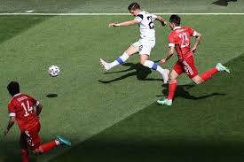 Phần lan không thể có bóng để tổ chức tấn công khi nga chủ động giảm nhịp độ trận đấu và kiểm soát bóng chậm chắc những phút vừa qua. Zi9iggfnluaqkm