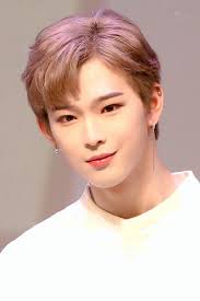 Pin By On Oneus Korean Idol Korean Music Music People
