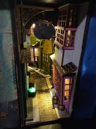 Diagon Alley Inspired Booknook In 2020 Bookshelf Art Book Nooks Shadow Boxes