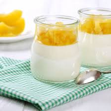 Panna Cotta A La Compotee De Mangue Recette En 2020 Mousse A La Mangue Panna Cotta Mangue