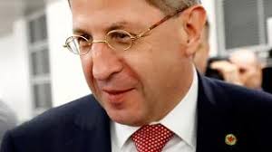 August 2012 bis september 2018 war er präsident des „bundesamtes für ‚verfassungsschutz' und damit nachfolger von heinz fromm. Why Was Germany S Top Spy Hans Georg Maassen Ousted Euronews Answers