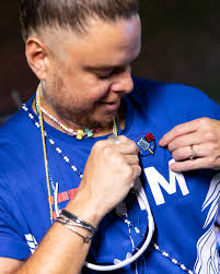 O trio de mainha no #CarnaTIM5G foi lindo demais 😍 Estivemos  superconectados no meu 5G e curtimos demais com o TIM Block Pin. Já quero  curtir mais blocos com a rainha do