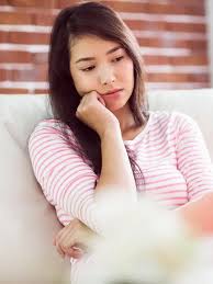 Satu tanda paling jelas yang menunjukkan wanita mau melahirkan adalah pecah kantung ketuban, bunda. 8 Tanda Menopause Pada Perempuan Yang Perlu Diketahui Lifestyle Fimela Com