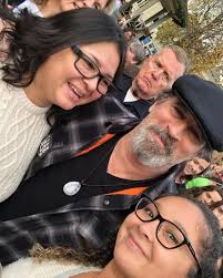 I love surprising people! Thank you to all the fans attending the Gilmore  Girls Holiday event yesterday