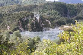 El bosque de la primavera es de los principales pulmones de guadalajara y el visitarlo te llena de oxigeno al instante. Lago Frying Pan Las Mayores Aguas Termales En El Mundo