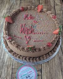 Birthday Cakes For Ladies In Nigeria Isn T This Beautiful Make A Wish And Tag Someone To See You Never Know Waracake Lagoscakes Cakesinlagos Cakedecora Cake Order Cakes Online Cake Online