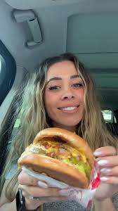 big in n out girl @innoutburgerofficial #momtok #pregnantcravings