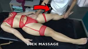 ภรรยาสุดฮอตนอกใจสามีในศูนย์นวด xxxnx หมอนวดกำลังถูอวัยวะเพศของเขาบนขาของเธอและเอามือลูบช่องคลอดของเธอและเธอก็ชอบ!  วิดีโอ Xxx 2025