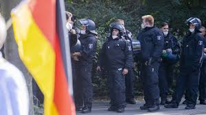 Das gab berlins gesundheitssenatorin dilek. Berlin Und Nrw Neue Rassistische Chatgruppen Bei Polizei Entdeckt