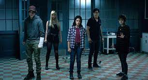 The New Mutants Screenwriter Comments On The Original Delays The New Mutants Maisie Williams Man Movies