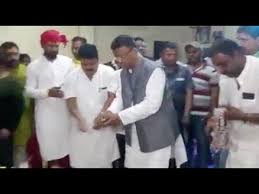 Flickr photos, groups, and tags related to the memberoflegislativeassembly flickr tag. Kolkata Mayor And Bengal Minister Firhad Hakim Performs Puja On Shivratri Youtube