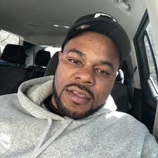 Ginger Hinton's Instagram, Twitter & Facebook